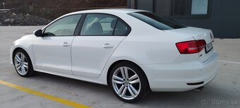 Predám Volkswagen Jetta 2.0 tdi Highline 2014 bluemotion - 5