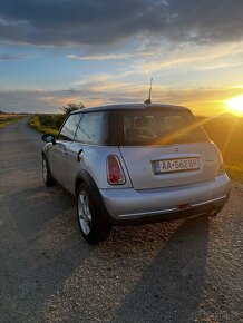 Mini Cooper ONE 1.6 benzín 66kw Checkmate edition r.v.2004 - 5