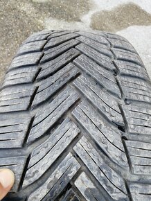 215/60R16 zimne pneumatiky Michelin - 5