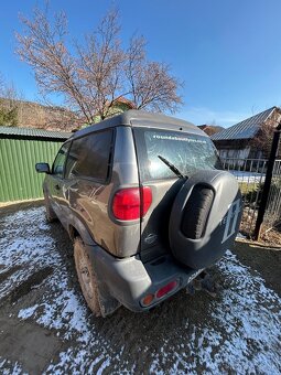 NISSAN TERRANO 2,7 - 5