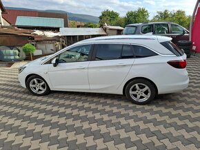 Opel  Astra Sport Tourer.  1.6Cdti - 5