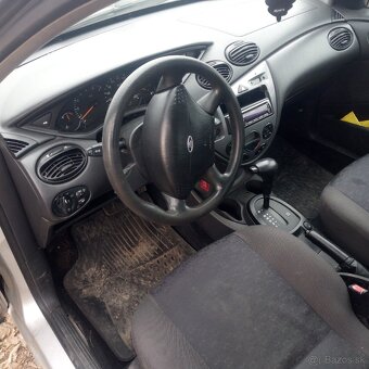 Ford FOCUS 1.6 - 5