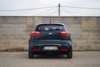 Kia Rio - 5