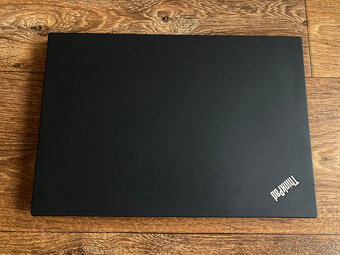 Lenovo ThinkPad T490 - 5