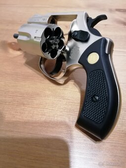 Plynový revolver S&W Chiefs Special 9mm R.K. - 5