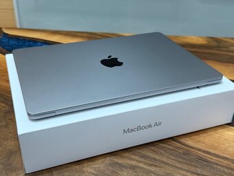 MacBook Air M2 top stav - 5