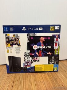 Predám PlayStation 4pro 1TB + 2 ovládače, 4 - 5