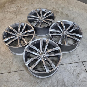 Originál Volkswagen Passat Dartford disky5x112 R18 ET44 - 5