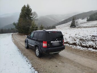 Jeep Cherokee Liberty KK 2.8 CRDi 4x4 - 5