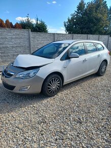 Rozpredam Opel Astra J ST 1.4 Turbo 88kw - 5