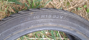 1ks zimna Kumho 225/40R18 - 5