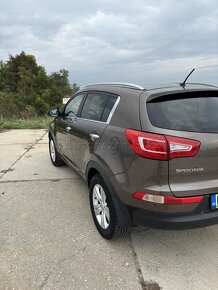 KIA Sportage 2.0 CRDi 4x4 - 5