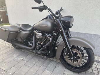 Harley Davidson Road king špeciál - 5