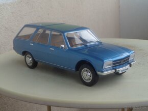 1:18 1976 Peugeot 504 Break - 5