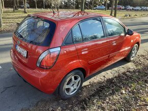 Kia Rio 2011 1.4 benzin 71.3 kW - 5