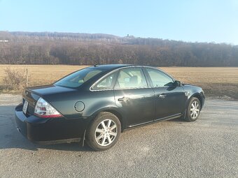 Ford Taurus, 196kw, 4X4 - 5