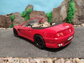 Prodám model 1:18 Ferrari 456gt cabrio - 5