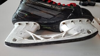 CCM Ribcore 50K - veľ. 28,5 cm - 5