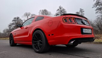 Ford Mustang GT 5.0 V8 - 5