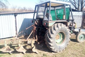 Predám traktor ZETOR stvorvalec, bez TP a ŠPZ.   Traktor poj - 5