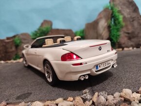 prodám model 1:18 BMW M6 cabrio - 5