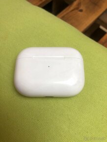 nabíjaci obal na air pods - 5