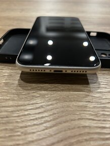 Predám iphone 11 64GB - 5