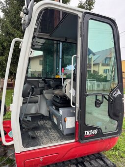 Takeuchi TB240 - 5