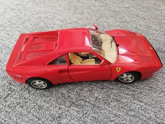 1:18 FERRARI GTO Bburago - 5