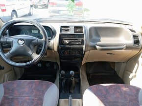 Nissan Terrano II 2.7 tdi Comfort 74kW 4x4 - 5