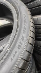 Pirelli 225/45r19 letné - 5