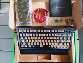 RAZER BLACKWIDOW V4 75% - 5