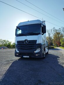 Mercedes Actros Mega - 5