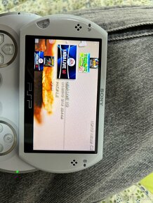 Sony PSP GO WHITE PEARL - 5