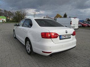 Volkswagen Jetta 1.6 TDI Trendline - 5