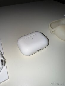 Predám AirPods Pro 1gen s bezdrôtovým nabíjaním - 5