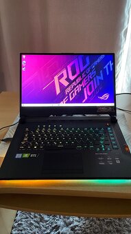 Asus ROG Strix Scar III - 5