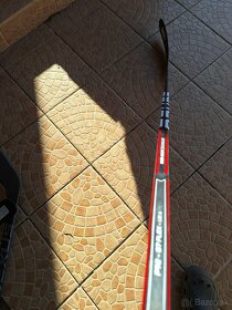 Nové hokejky Bauer a CCM-práva strana - 5