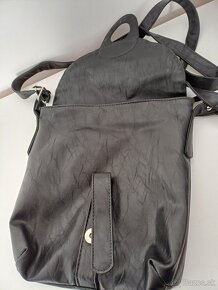 Dámska čierna crossbody kabelka - 5