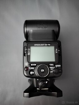 Nikon Speedlight SB-700 - 5