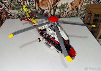 Lego Technic 42145 - 5