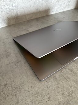 Macbook Pro 16 2019 i9 - 5