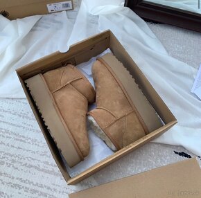 Dámske čizmy Ugg platform mini hnedé camel - 5