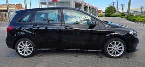 Mercedes Benz B200 - 5