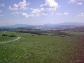 Predám pozemky v Kavečanoch v rozlohe 15 000 m2/ 1,5 hektára - 5