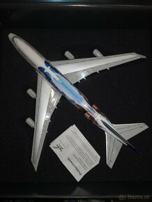 Boeing 747-400.  1:200 - 5