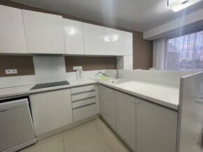 Lukratívny apartmán s krásnym výhľadom na vodu-120m2 - 5