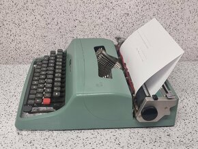 OLIVETTI LETTERA 32 / BARCELONA / PISACI STROJ - 5