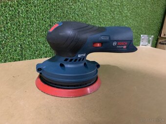 BOSCH GEX 12V-125 PROFESSIONAL Akumulátorová excentrická brú - 5