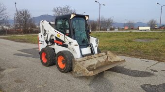 Šmykový nakladač Bobcat S650. - 5